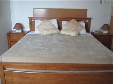 The Plough Hotel - Lightning Ridge Tourism 0
