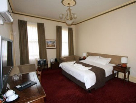 Glenferrie Hotel - Lightning Ridge Tourism 0