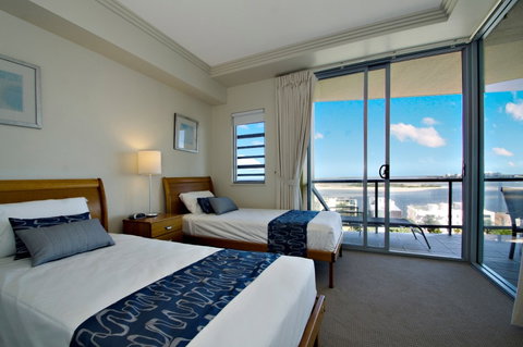 Pumicestone Blue Resort - Lightning Ridge Tourism 7