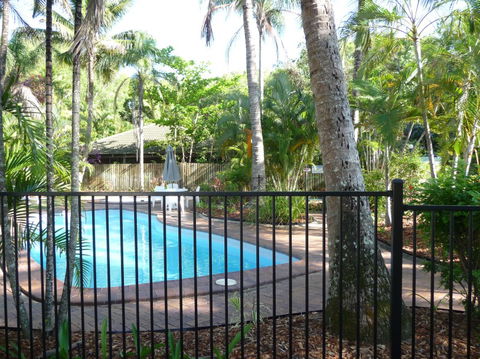 The Shores Holiday Apartments - Lightning Ridge Tourism 5