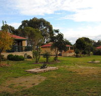Lakes Entrance Country Cottages - Lightning Ridge Tourism