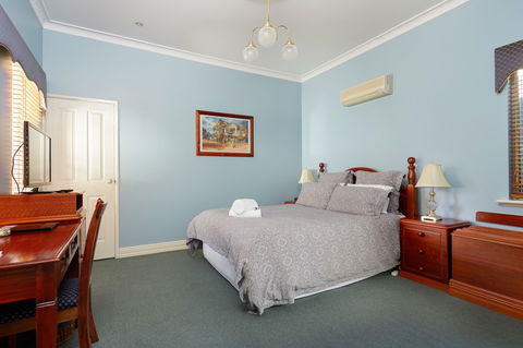 Durham Lodge - Lightning Ridge Tourism 6