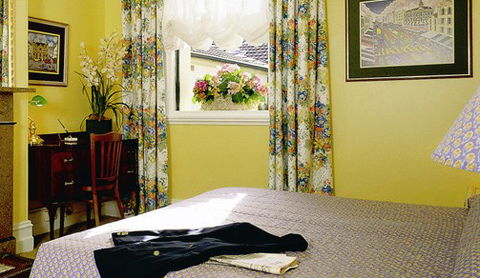 Victoria Court Hotel - Lightning Ridge Tourism 2