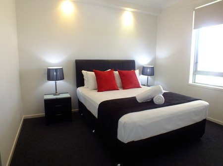 Pacific Marina Apartments - Lightning Ridge Tourism 7