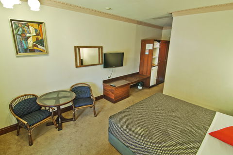 Heritage Country Motel - Lightning Ridge Tourism 0