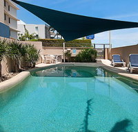 Windward Passage Golden Beach - Lightning Ridge Tourism