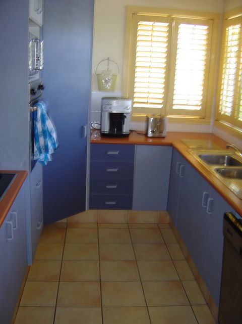 Hastings Cove Holiday Apartments - Lightning Ridge Tourism 2