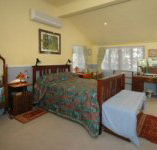 Main Creek Bower - Lightning Ridge Tourism