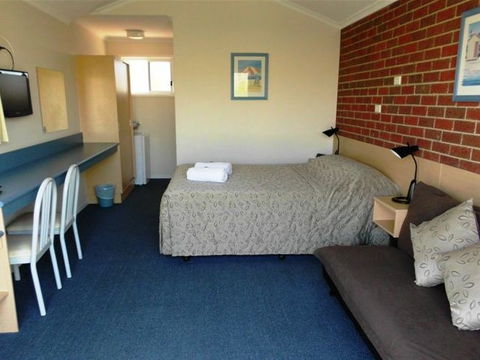 Merimbula Gardens Motel - Lightning Ridge Tourism 0