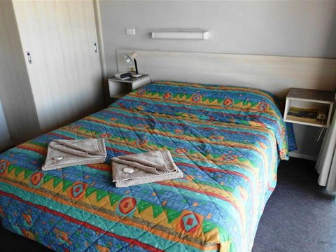 Merimbula Gardens Motel - Lightning Ridge Tourism 1