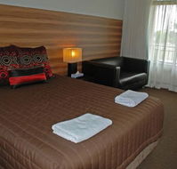 Red Cedars Motel - Lightning Ridge Tourism