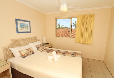 Coolum Beach Getaway Resort - Lightning Ridge Tourism 0