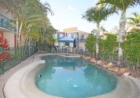 Coolum Beach Getaway Resort - Lightning Ridge Tourism 1