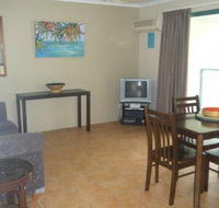 Chez Noosa - Lightning Ridge Tourism