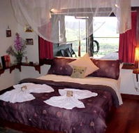 Daintree Cloud 9 - Lightning Ridge Tourism