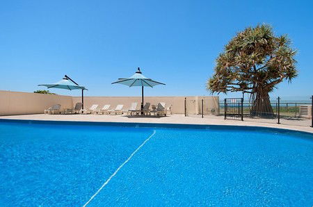 Beachside Tower - Lightning Ridge Tourism 6
