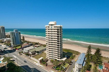 Beachside Tower - Lightning Ridge Tourism 7