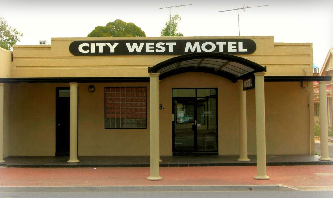 Mile End SA Lightning Ridge Tourism
