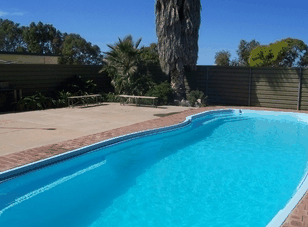 Cowell Jade Motel - Lightning Ridge Tourism 1