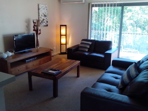 Outrigger Bay Apartments - Lightning Ridge Tourism 2