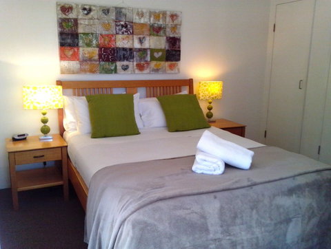 Outrigger Bay Apartments - Lightning Ridge Tourism 5
