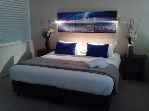 Outrigger Bay Apartments - Lightning Ridge Tourism 9