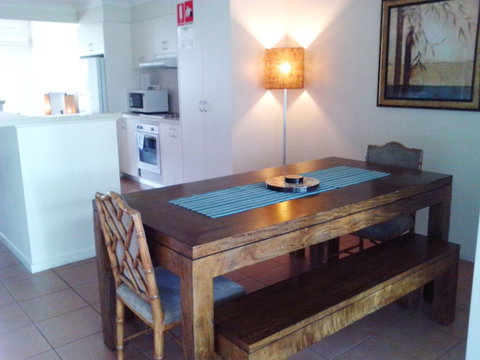 Outrigger Bay Apartments - Lightning Ridge Tourism 10
