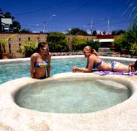 Mackay Motor Inn - Lightning Ridge Tourism