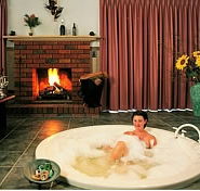 Boronia Peak Villas - Lightning Ridge Tourism