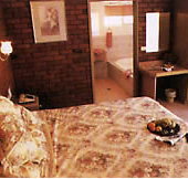 Colonial Motor Lodge - Lightning Ridge Tourism