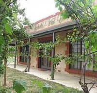 Under the Vines - Lightning Ridge Tourism