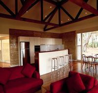 The Menzies Retreat - Lightning Ridge Tourism