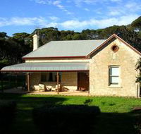 Dudley Villa - Lightning Ridge Tourism