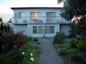 Salty Grape Beach House - Lightning Ridge Tourism 0