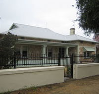 Naracoorte Cottages - MacDonnell House - Lightning Ridge Tourism