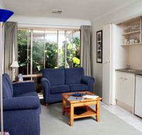 Bellevue Bed  Breakfast - Lightning Ridge Tourism
