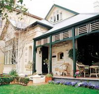 Water Bay Villa Bed and Breakfast - Lightning Ridge Tourism