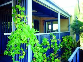 Lavender Blue Country Apartments - Lightning Ridge Tourism 0