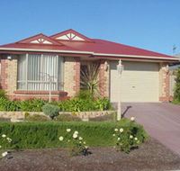 Lakeside Getaway - Lightning Ridge Tourism