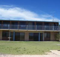 Moonta Bay Beach Villas - Lightning Ridge Tourism