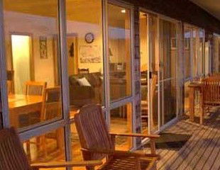 Sea Dragon Lodge - Lightning Ridge Tourism 1