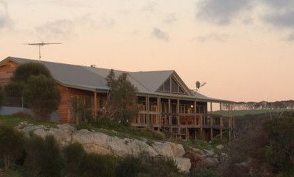 Sea Dragon Lodge - Lightning Ridge Tourism 4