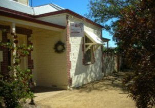 Wild Berry Cottage - Lightning Ridge Tourism 2