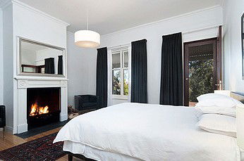 Strathalbyn Villas - Lightning Ridge Tourism 1