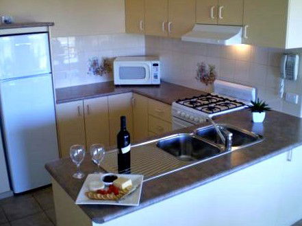 Lake View Apartments - Lightning Ridge Tourism 5