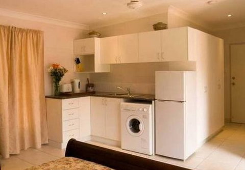 Darwin City Bed And Breakfast - Lightning Ridge Tourism 1