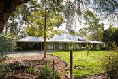 One Tree Bed And Breakfast - Lightning Ridge Tourism 2