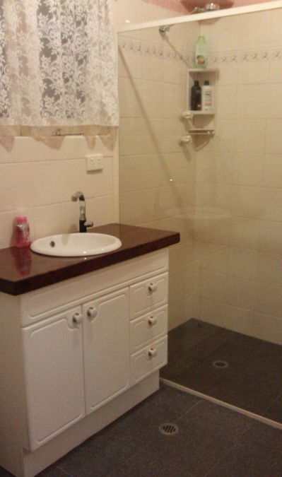 Angaston Rose B&B - Lightning Ridge Tourism 3