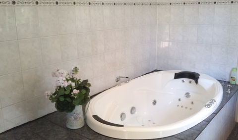 Angaston Rose B&B - Lightning Ridge Tourism 4