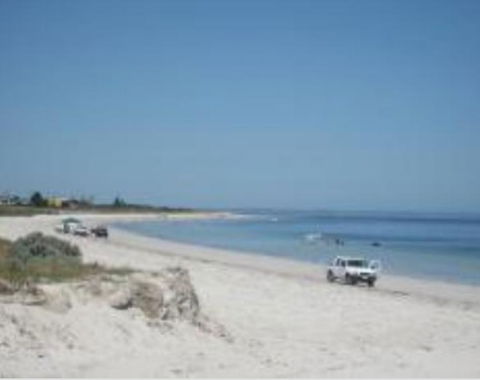 Kingston Shore Villas - Lightning Ridge Tourism 0